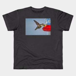 Hummingbird in flight Kids T-Shirt